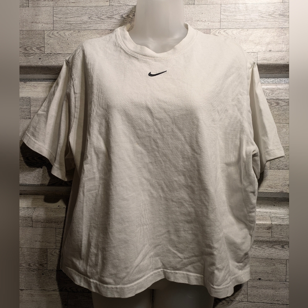 Nike White Short Sleeve Crewneck Tee with Black Swoosh
